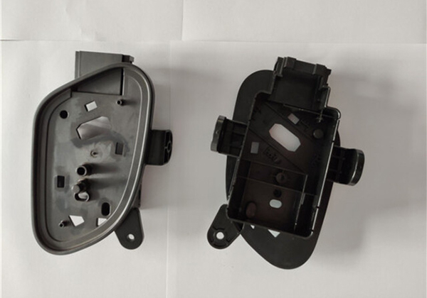 汽(qi)車模具(jù)